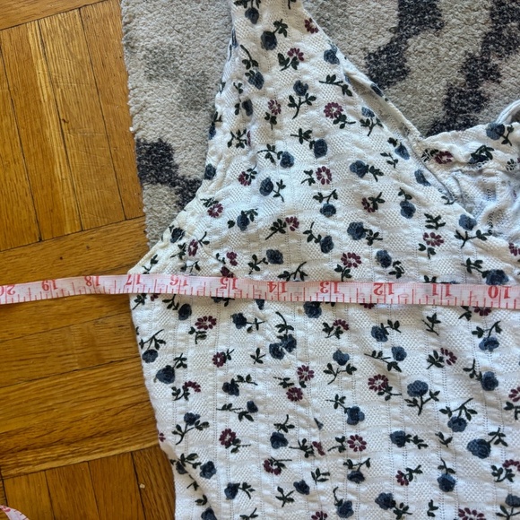 white mini 90s dress cotton like with little ditzy flowers and button up 90s y2k - Picture 6 of 12